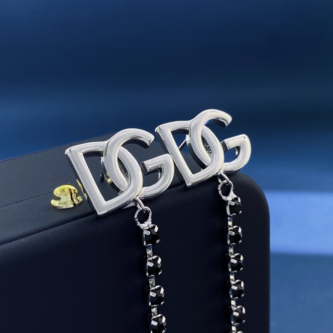 DG Letter Brass Earrings with Long-Term Plating: Size 10.5 cm. - 图片 3