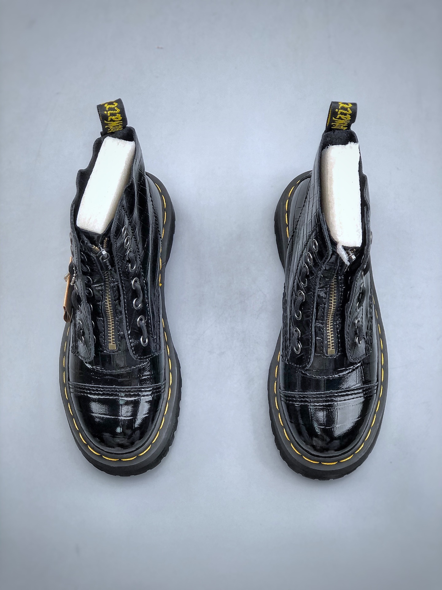 200 Dr. Martens Sinclair 8 Eye Boots 辛克莱尔高帮1462系列厚底马丁靴“鳄鱼纹黑黄 22564001