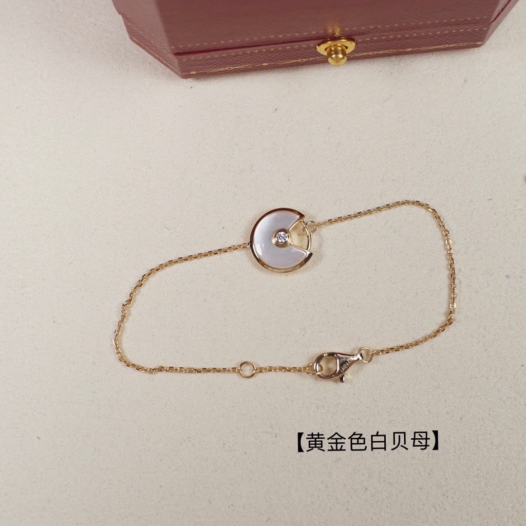 【Amulette de cartier系列卡地亚护身符手链】
Z一万三千八,认准真正购入珠宝类Z的,可