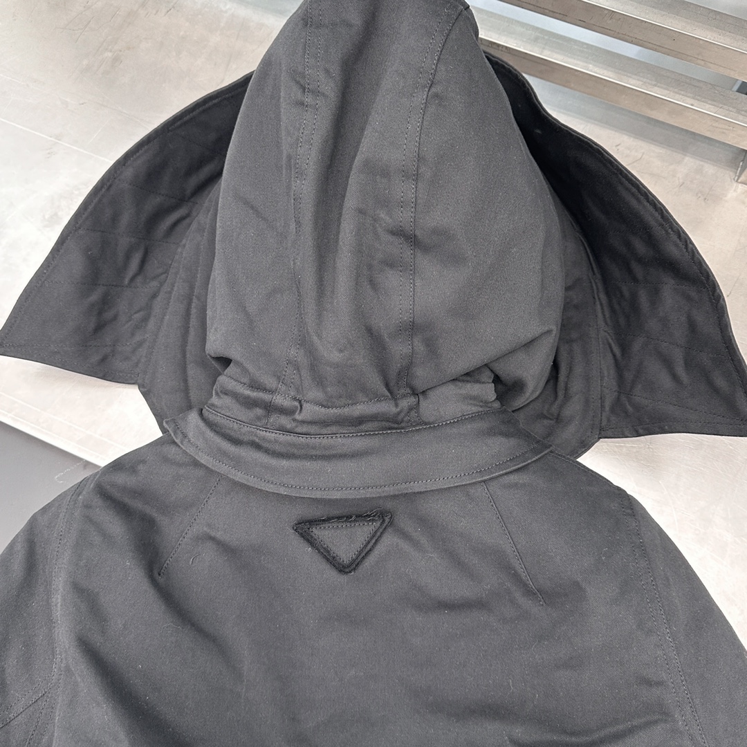 🌾P家｜新款棉服，纯棉面布，内胆采用进口高密环保毛面料，手感柔软上身亲肤，镰刀形袖边设计，甜酷十足，短款