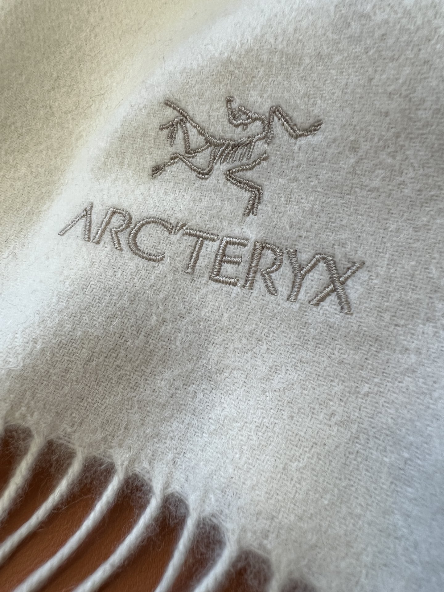 Luxury Scarf by ARCTERYX: $240 for Fine Wool Goatee Scarf, Original Design. - 图片 6