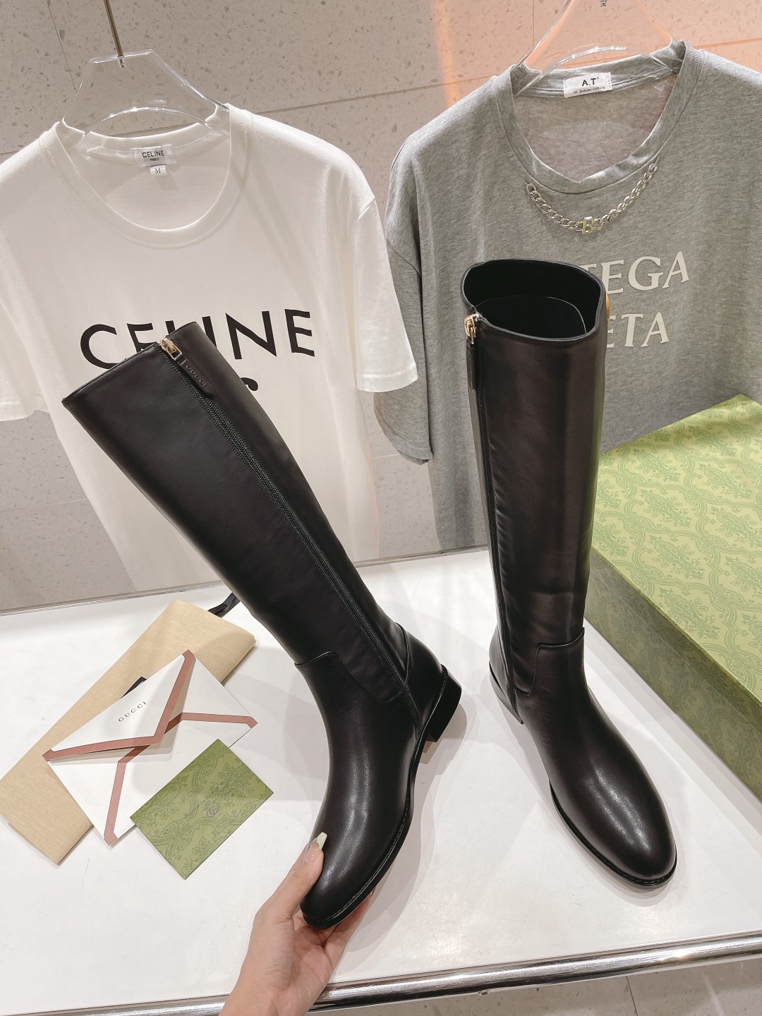 高版本出厂  
  Gucci*古驰G家2025ss官网秋冬新款侧拉链长靴 
✔鞋面：原版定制粒面小牛皮