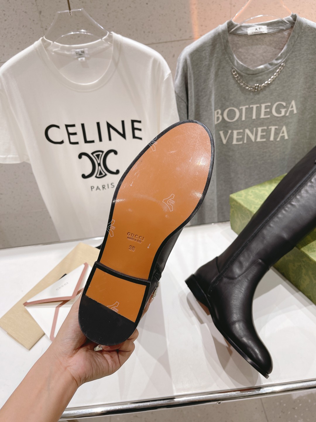高版本出厂  
  Gucci*古驰G家2025ss官网秋冬新款侧拉链长靴 
✔鞋面：原版定制粒面小牛皮