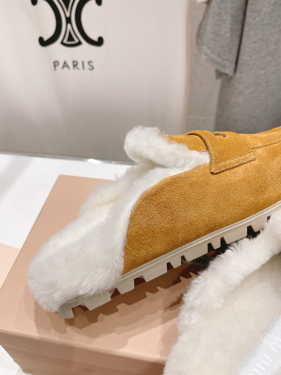 高版本出厂 MiuMiu/缪缪2025ss秋冬最新火爆款勃肯穆勒毛毛拖鞋 半包拖原版倒模楦型，极致1:1