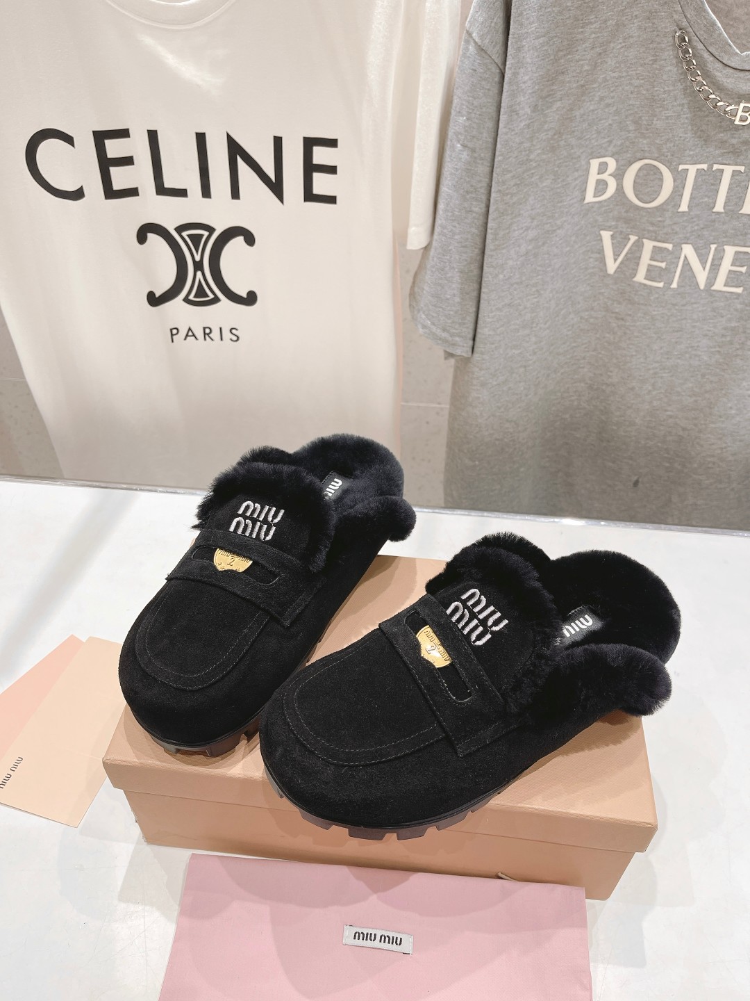 高版本出厂 MiuMiu/缪缪2025ss秋冬最新火爆款勃肯穆勒毛毛拖鞋 半包拖原版倒模楦型，极致1:1