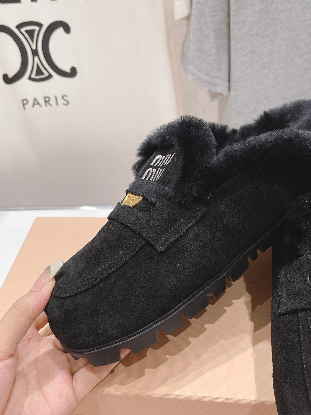 高版本出厂 MiuMiu/缪缪2025ss秋冬最新火爆款勃肯穆勒毛毛拖鞋 半包拖原版倒模楦型，极致1:1