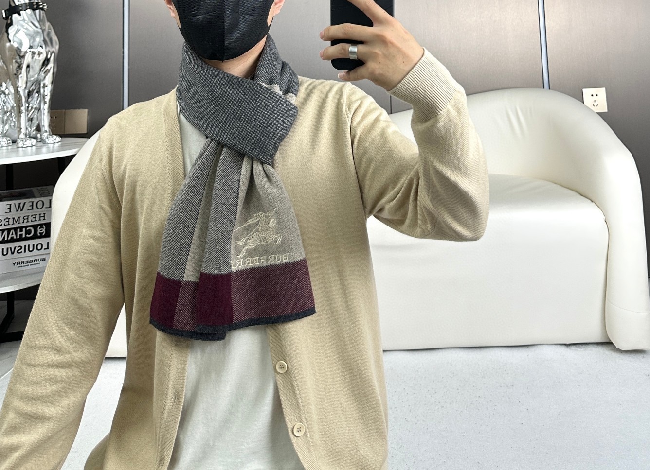 Burberry巴宝莉 经典战马格纹 高端男士围巾