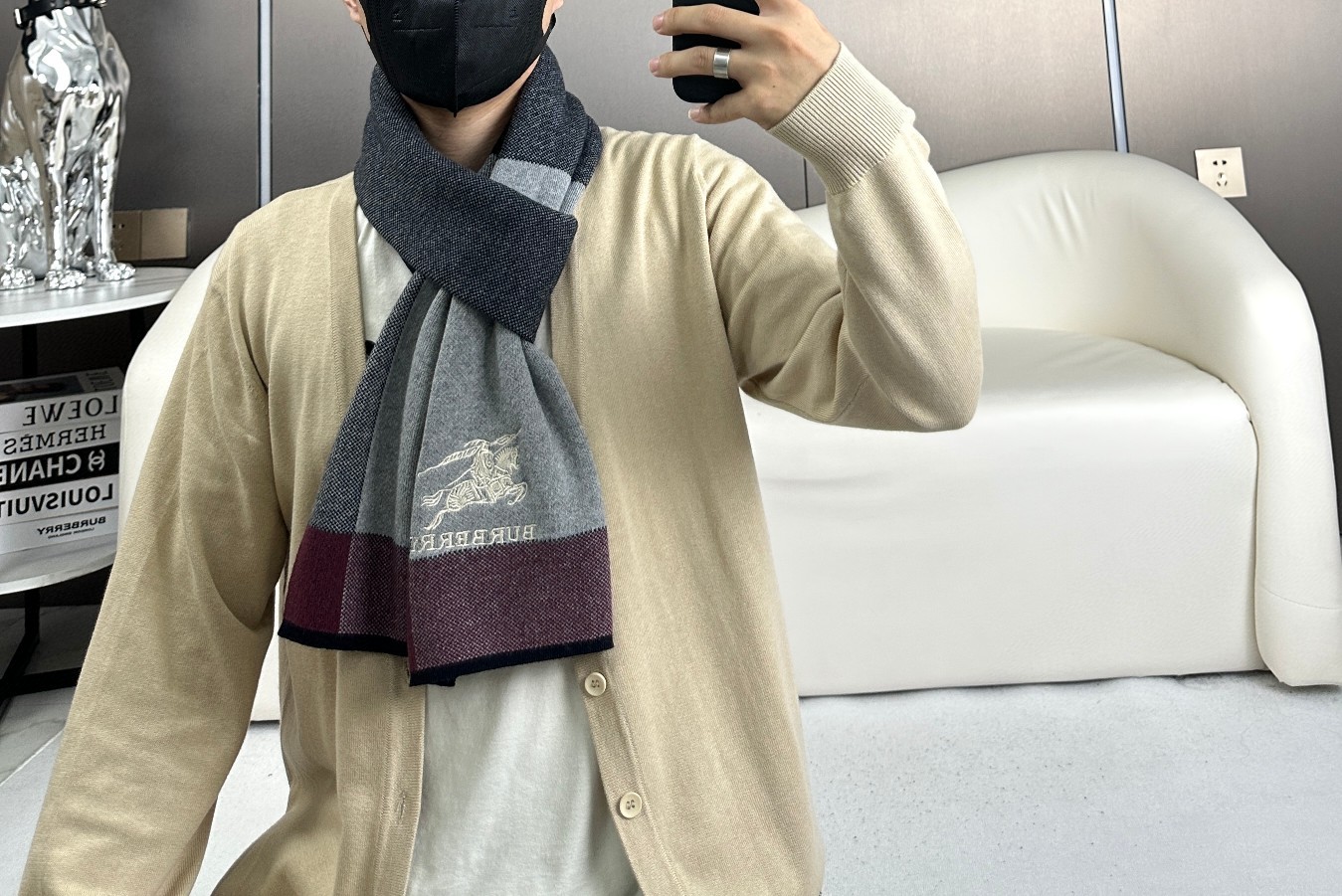 Burberry巴宝莉 经典战马格纹 高端男士围巾