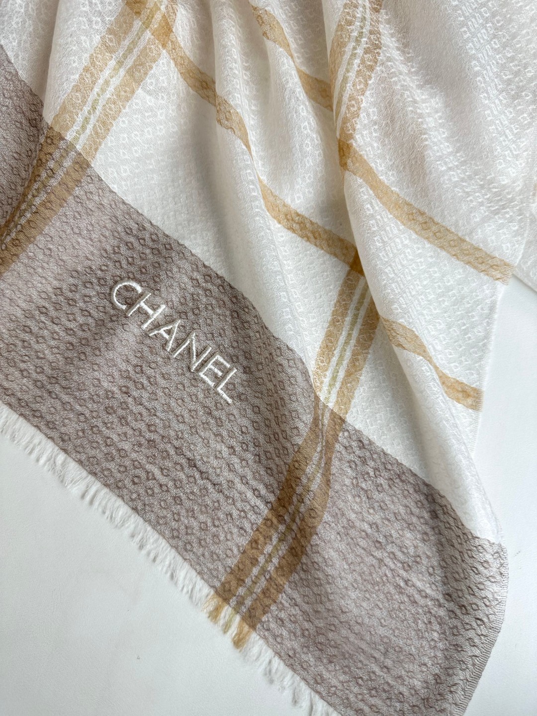 CHANEL 【字母标志】格子羊绒围巾