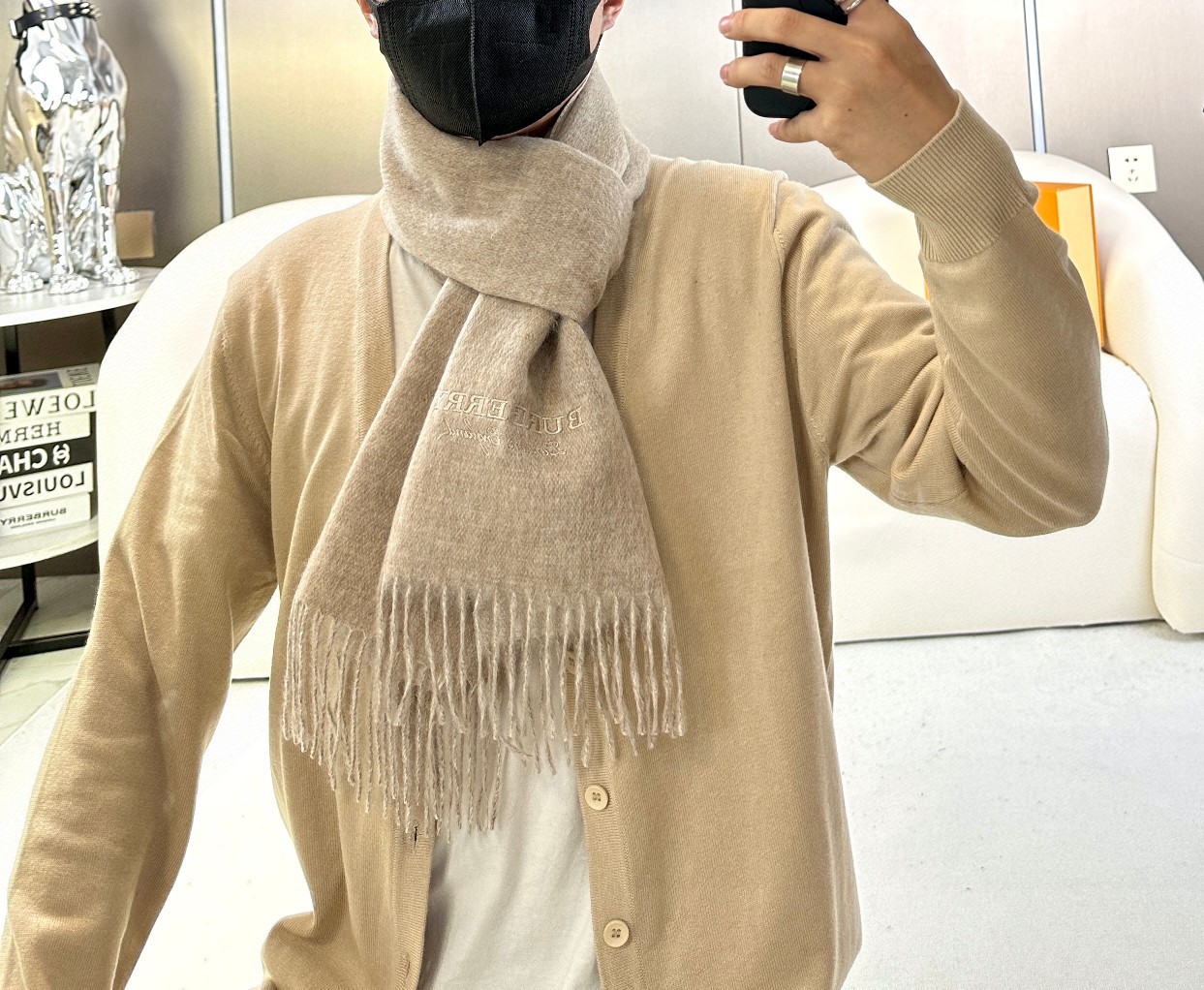 Burberry巴宝莉 2023巴黎时装展双面羊绒围巾