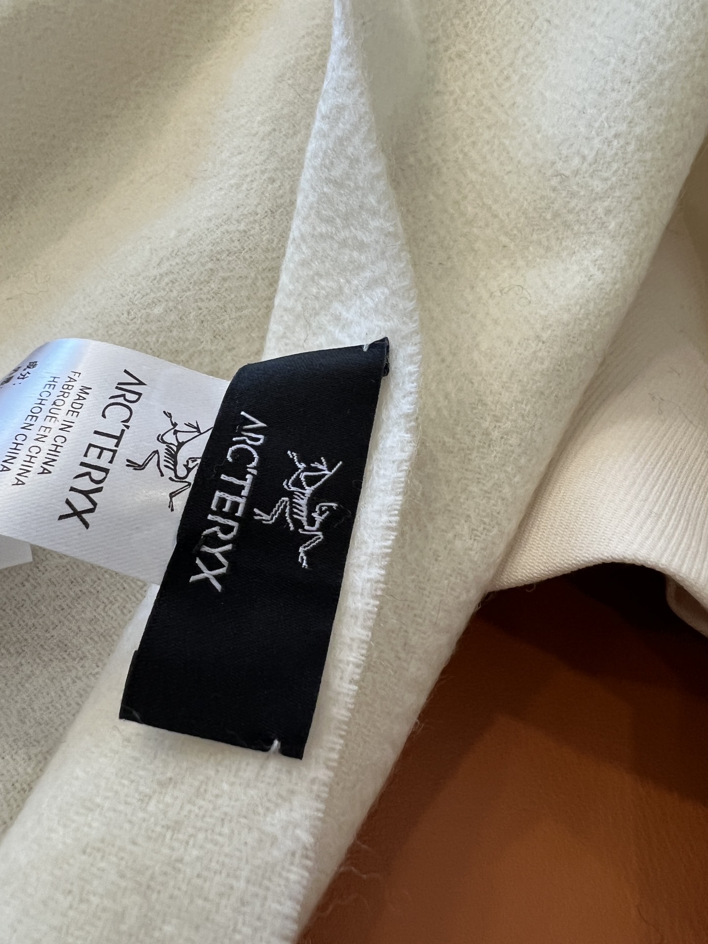 Luxury Scarf by ARCTERYX: $240 for Fine Wool Goatee Scarf, Original Design. - 图片 8