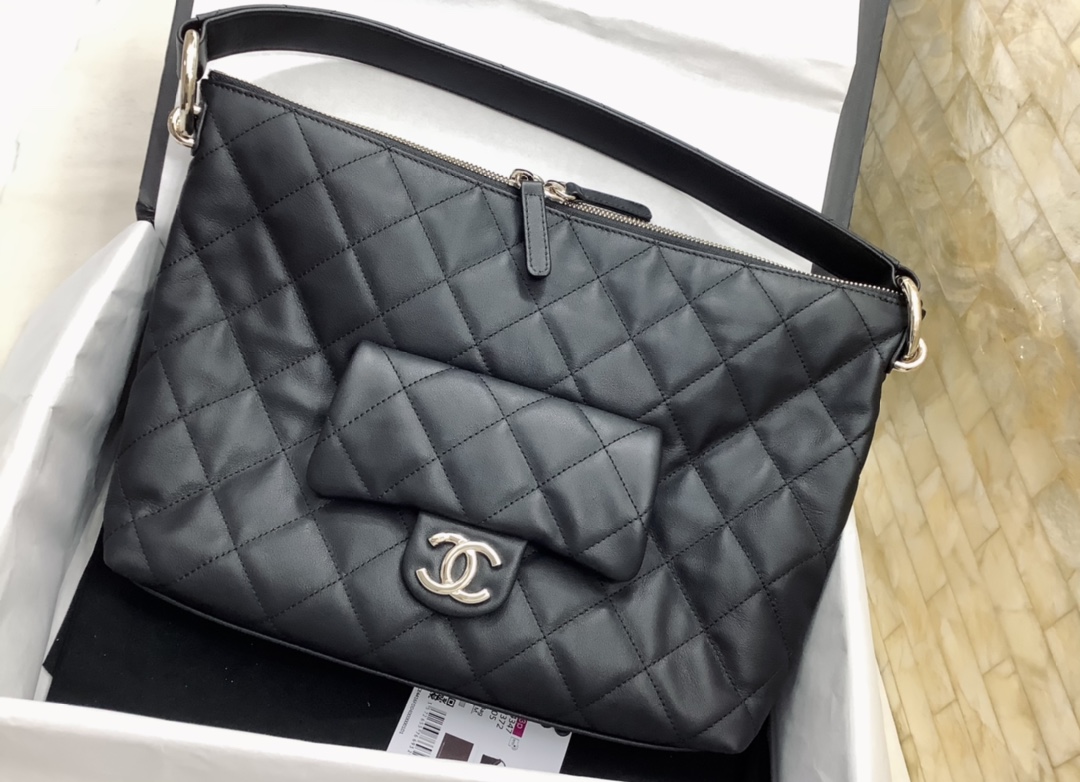 Chanel Impeccabile
 Borse Crossbody & Borse a Tracolla In vendita online
 Nero Pelle di vitello bovina Mini