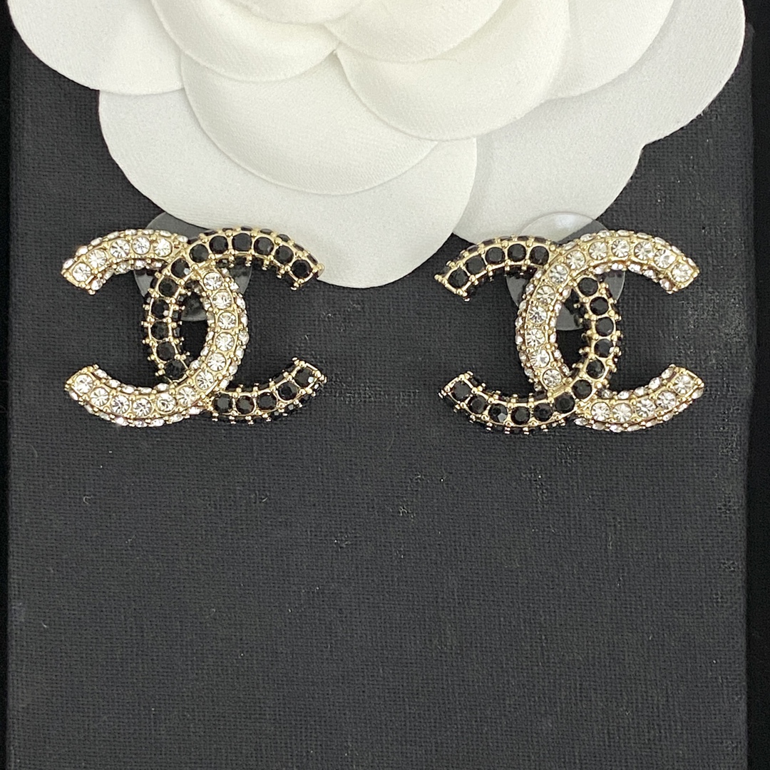 sell Online
 Chanel Jewelry Earring Black White Fashion