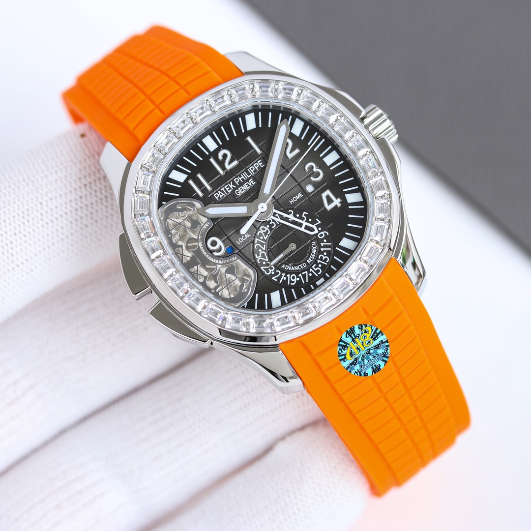 NO:726505,white shell gold shell diamond  The Patek Philippe Aquanaut series 5650G watch has a modern and international sense of dual time complications, which is more in line with the tastes and needs of the younger generation. [Case] 40.8MM diameter, 11.8MM thickness, still using Patek Philippe classics  Made of stainless steel, the rounded octagonal case shape is just right. The shark fin design on the left side of the case is a button that can quickly adjust the central hollow hour hand. This hand can be used to indicate the second time zone. [Dial] Black embossed dial, metal three-dimensional numerals, covered with luminescence  Light-coated hour markers. Square day and night windows showing 'HOME' and 'LOCAL' respectively at 3 and 9 o'clock. The blue and white colors represent night and day respectively. The 6 o'clock position is a pointer-type date dial. [Movement] Successfully implemented the Patek Philippe 5650G built-in  The 324SCFUS self-winding movement function, the three-hand basic movement is equipped with a dual time module. Equipped with a casual Tropical strap, it is a luxury sports watch prepared for the young generation. Top-quality products are constantly produced,,patek  philippe19860909白壳 金壳 钻 百达翡丽Aquanaut系列5650G腕表具现代感、国际感的两地时间复杂功能,更符合年轻世代的品味与需求【表壳】40.8MM表径,厚度11.8MM,依旧采用百达翡丽经典不锈钢材质打造,圆润的八角壳型恰到好处,表壳左侧的鲨鱼鳍型设计,是可以快调中央镂空时针的按钮,这枚指针可以用来指示第二时区时间.【表盘】黑色浮雕表盘,金属立体字块,覆荧光涂层时标.3、9点钟分别显示”HOME”与”LOCAL”的方形昼夜视窗,蓝白二色各自代表晚上与白天,6点钟位置是指针式的日期盘.【机芯】成功实现百达翡丽5650G内载的324SCFUS自动上链机芯功能,大三针基础机芯上搭载两地时间模组.配有休闲气息的Tropical表带,正是为年轻世代所准备的奢华运动表.顶级出品精品不断,,patek philippe,Watch