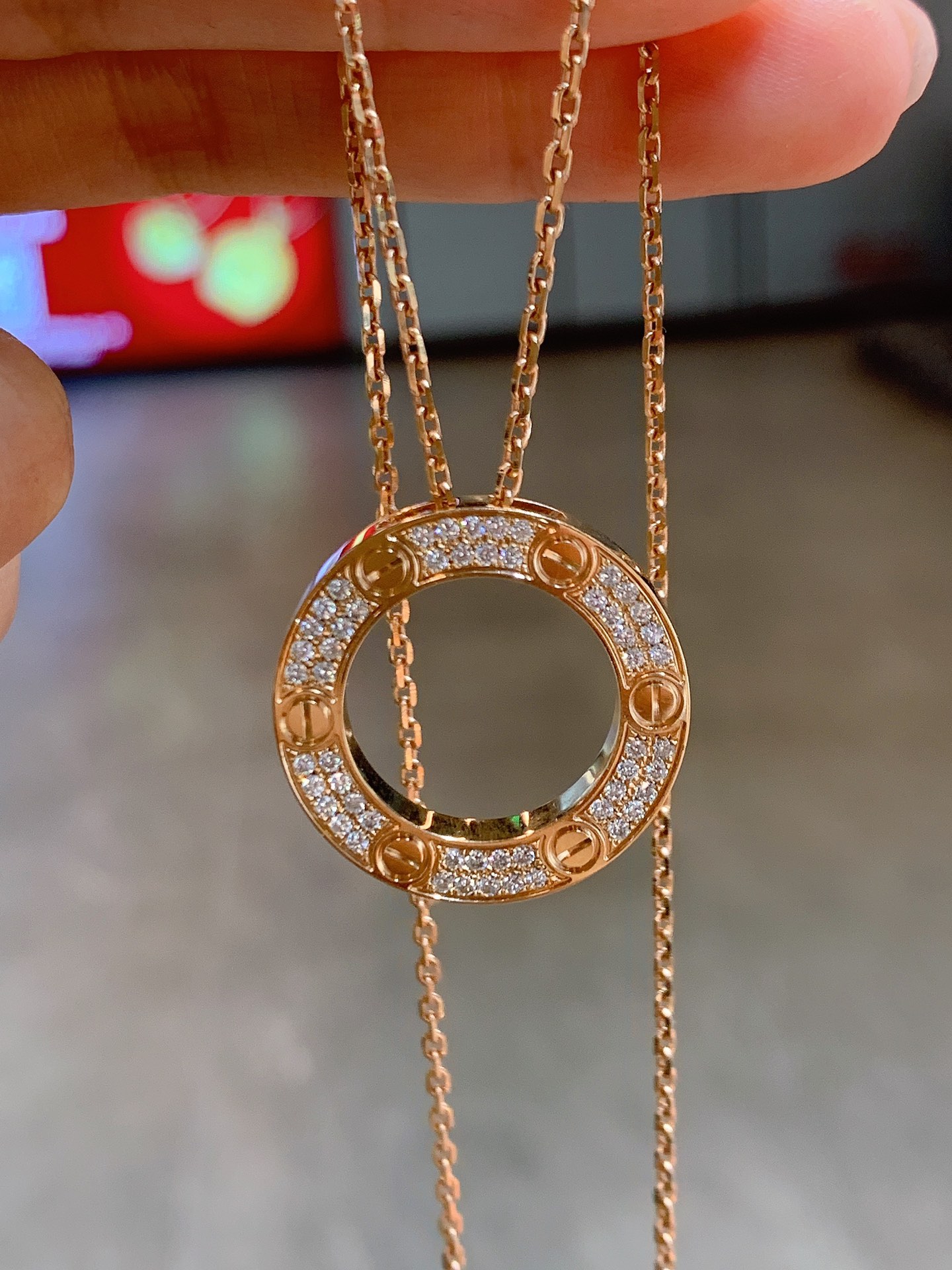 Full Pavé Medallion Pendant Necklace - Comprehensive