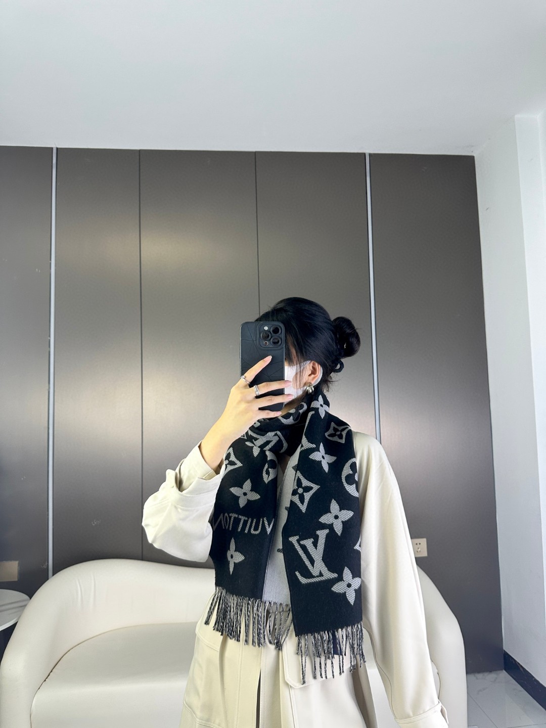 LV Monogram 图案 羊毛长巾
