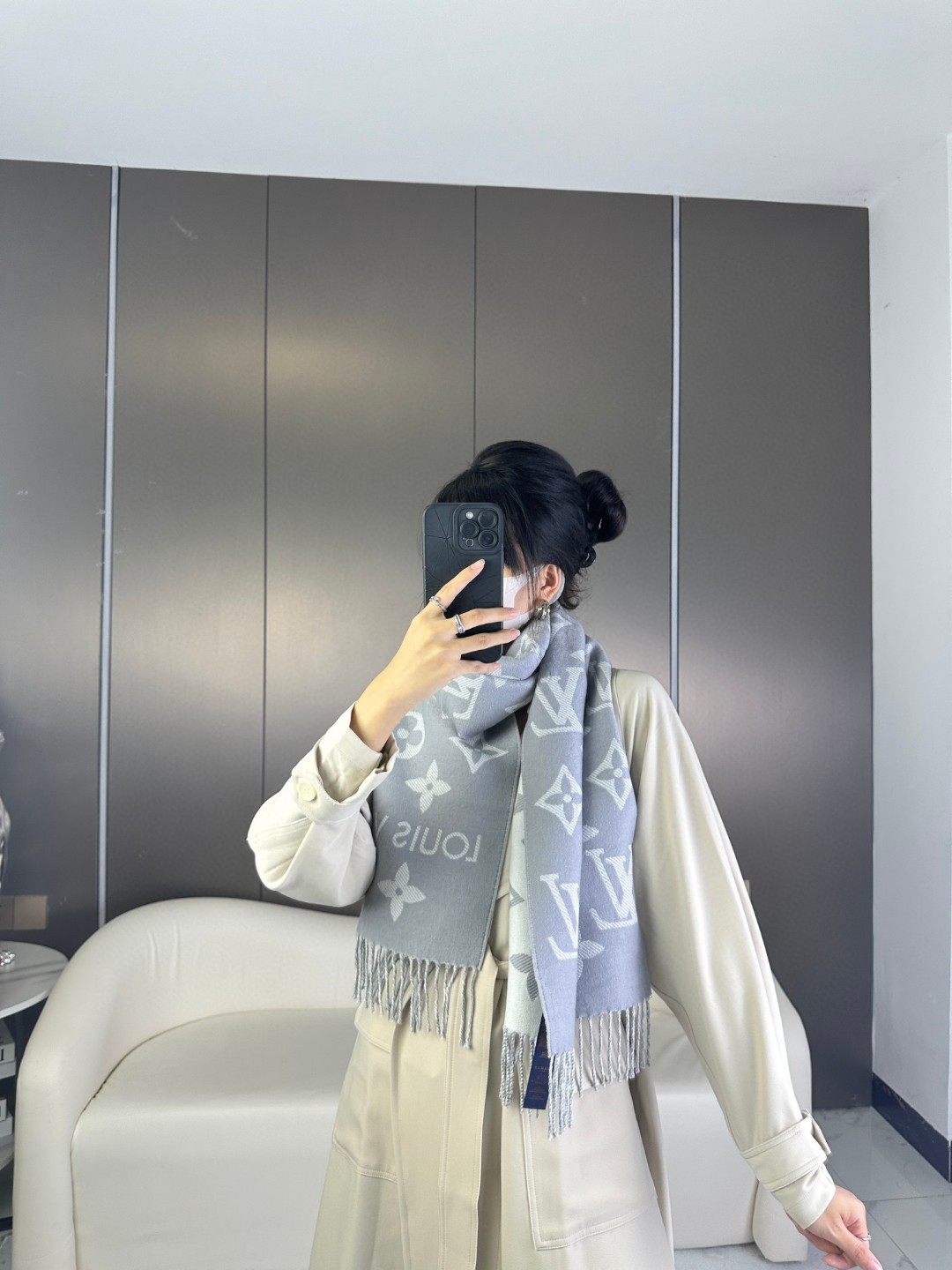 LV Monogram 图案 羊毛长巾