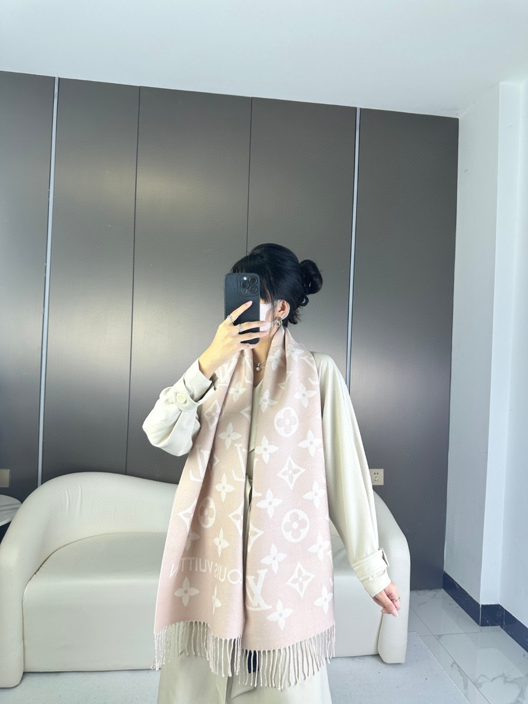 LV Monogram 图案 羊毛长巾