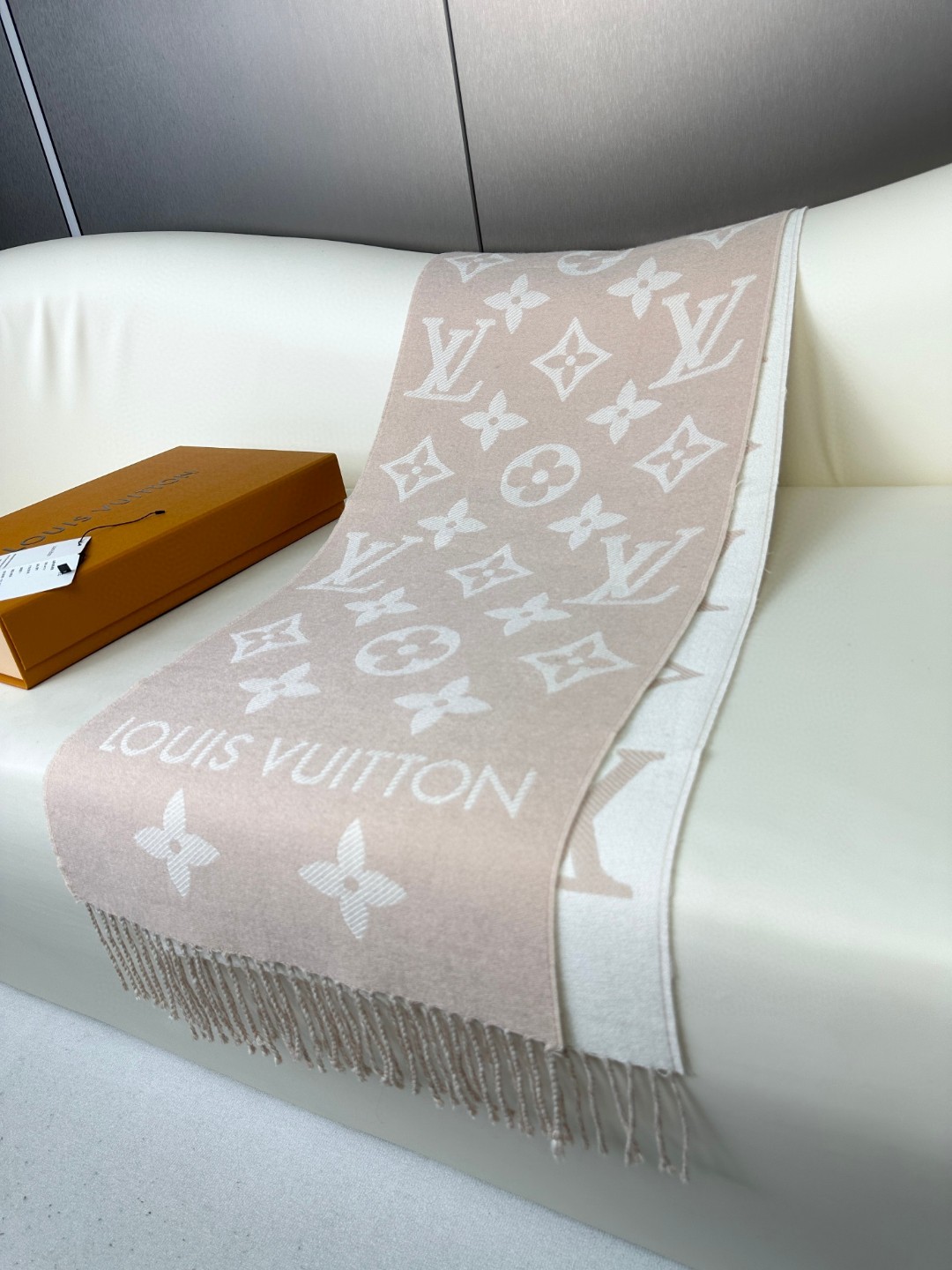 LV Monogram 图案 羊毛长巾
