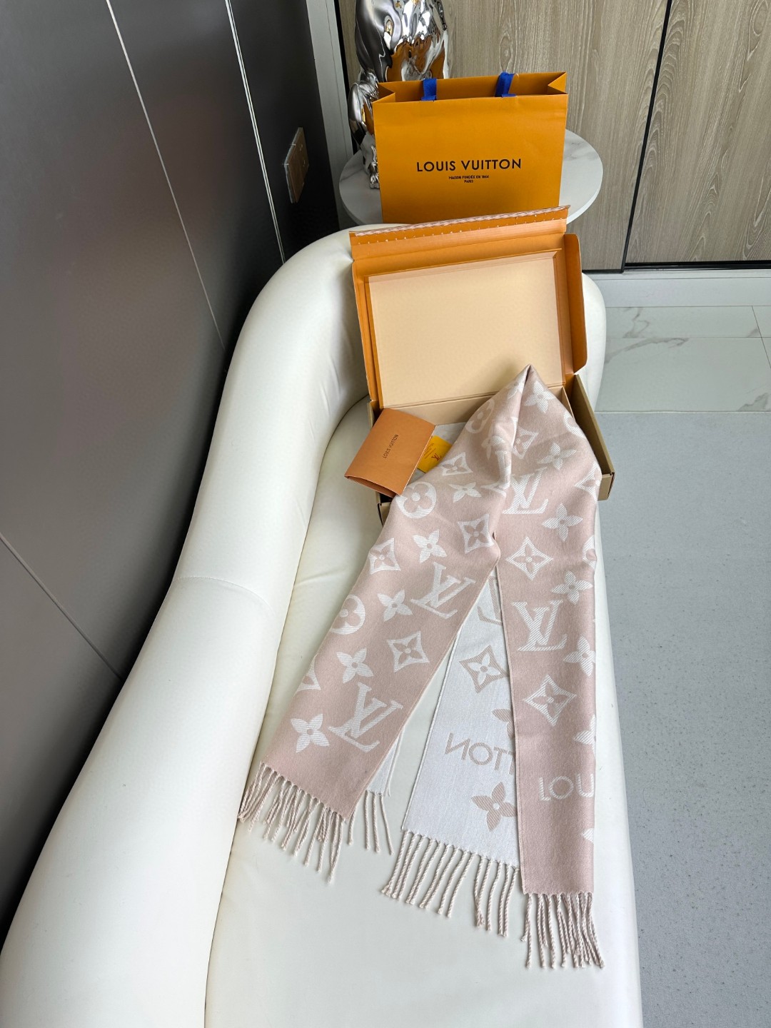 LV Monogram 图案 羊毛长巾