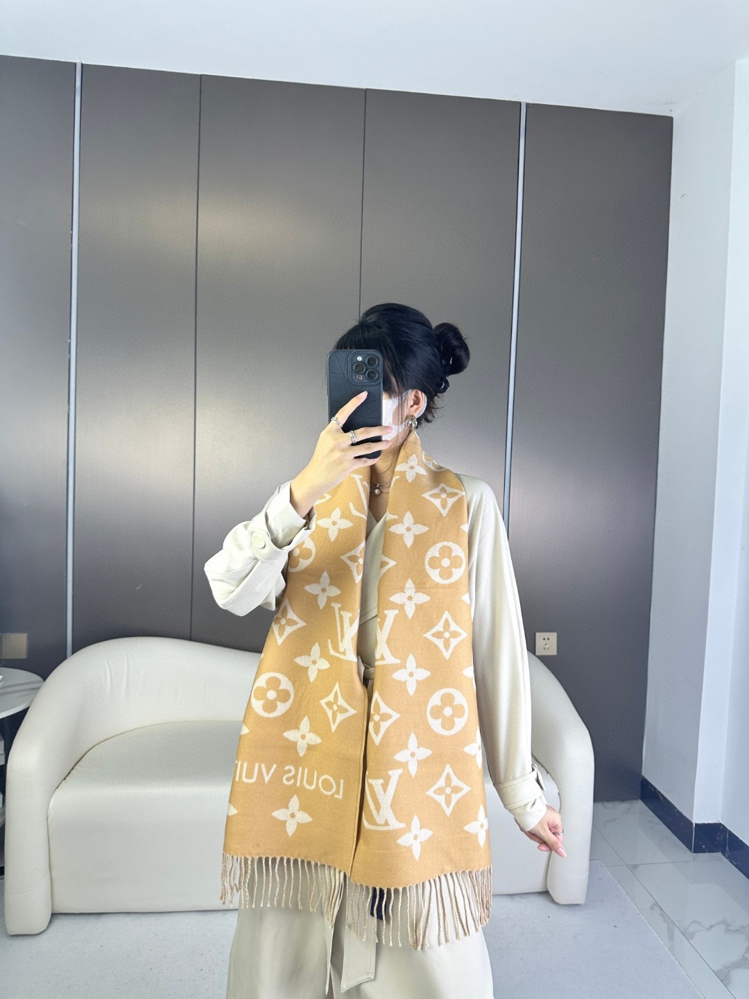 LV Monogram 图案 羊毛长巾