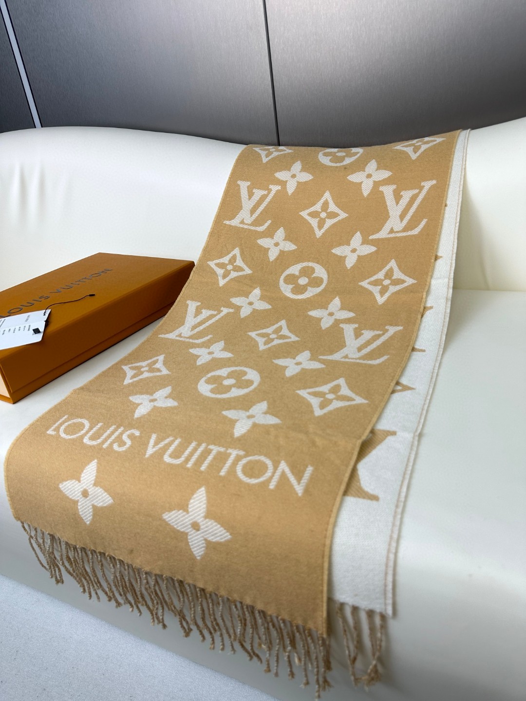 LV Monogram 图案 羊毛长巾