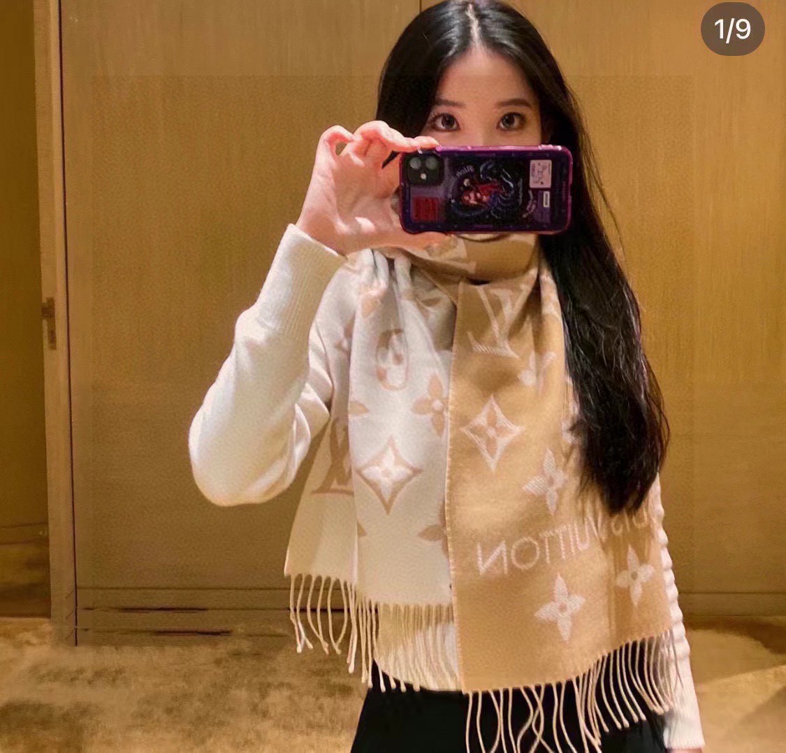 LV Monogram 图案 羊毛长巾