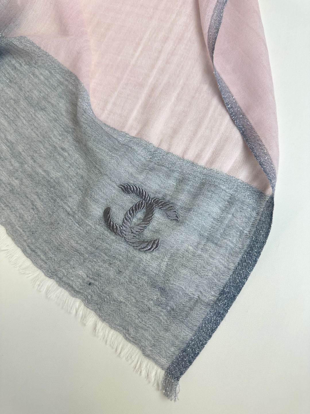 CHANEL 2023年最新色系羊绒长巾