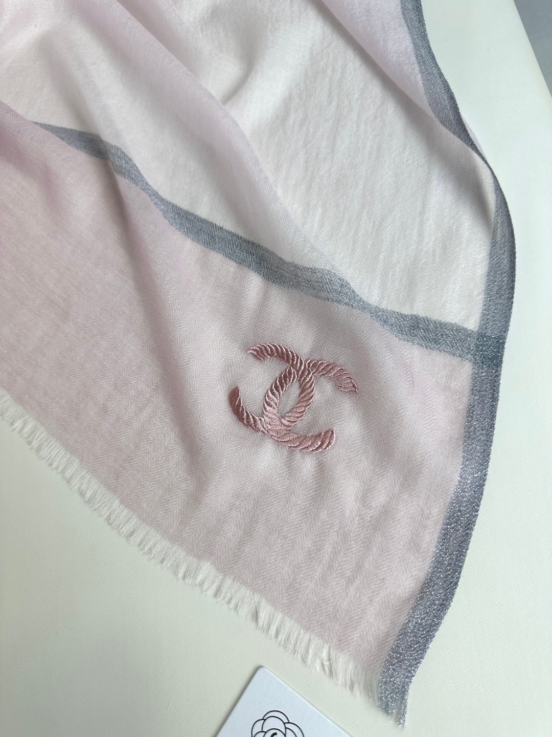 CHANEL 2023年最新色系羊绒长巾