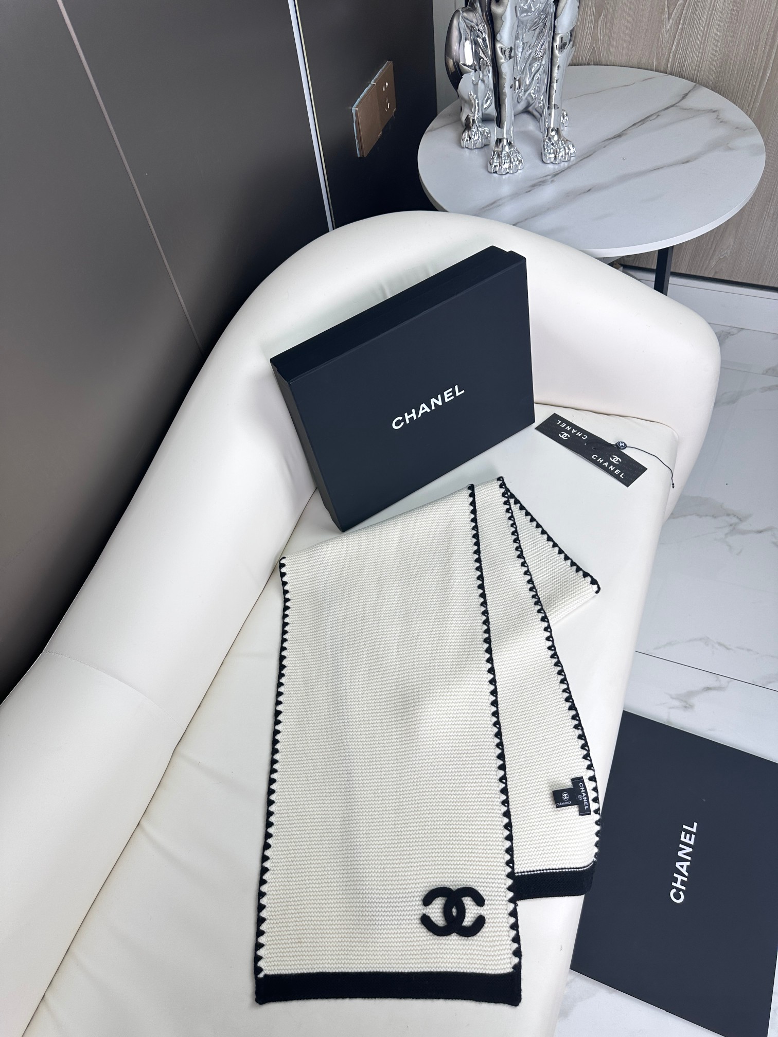 CHANEL 羊毛纱线围巾