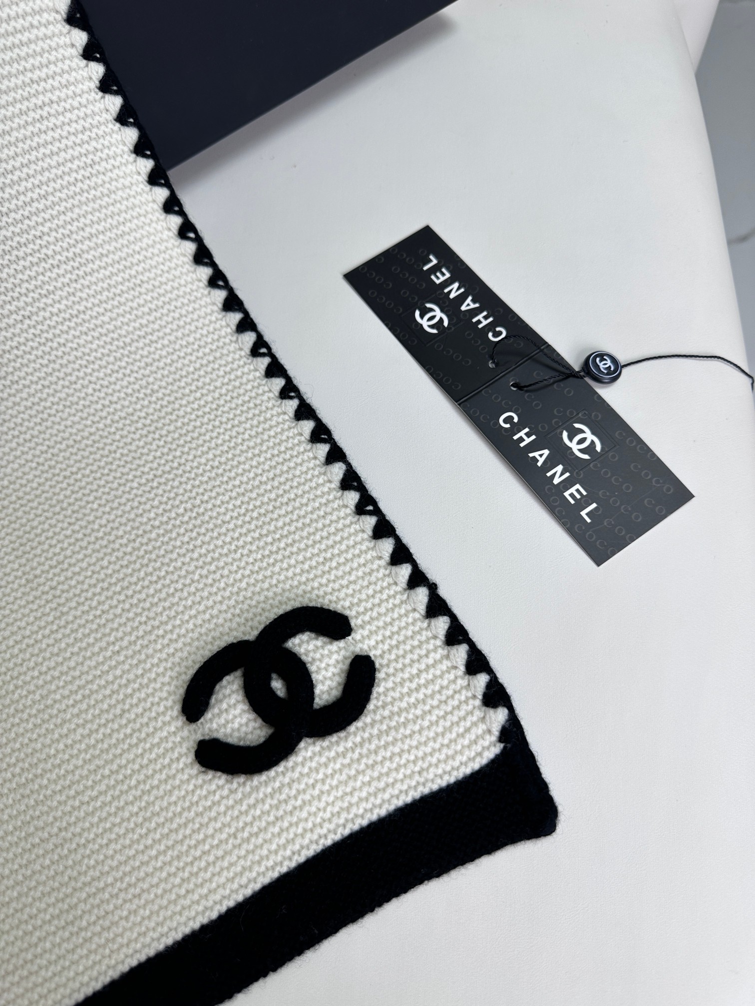 CHANEL 羊毛纱线围巾