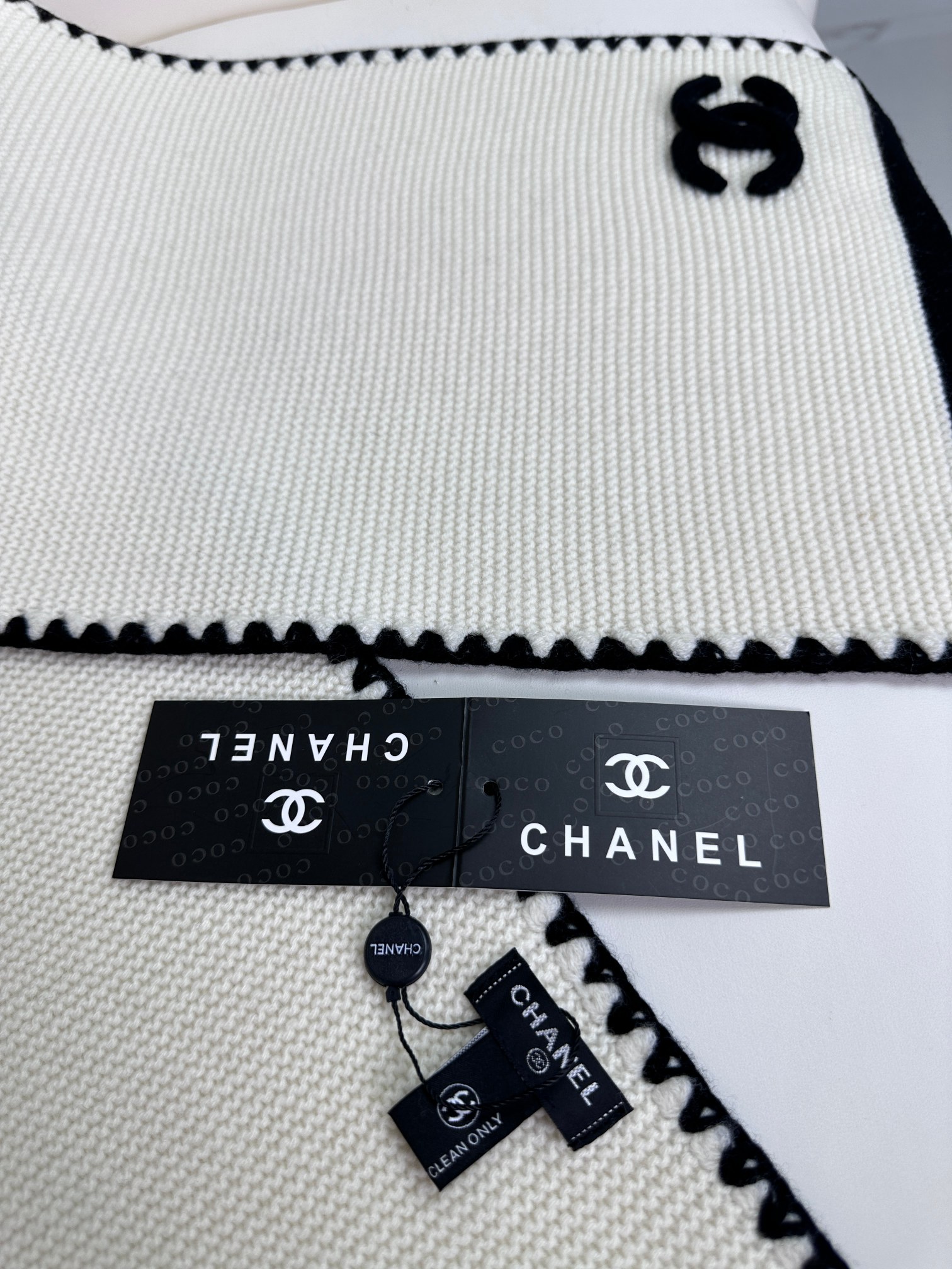 CHANEL 羊毛纱线围巾