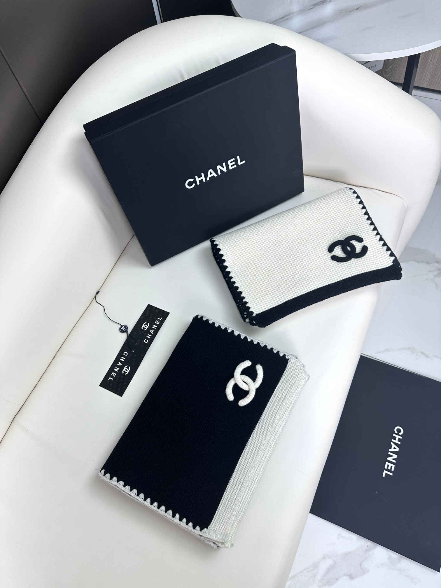 CHANEL 羊毛纱线围巾