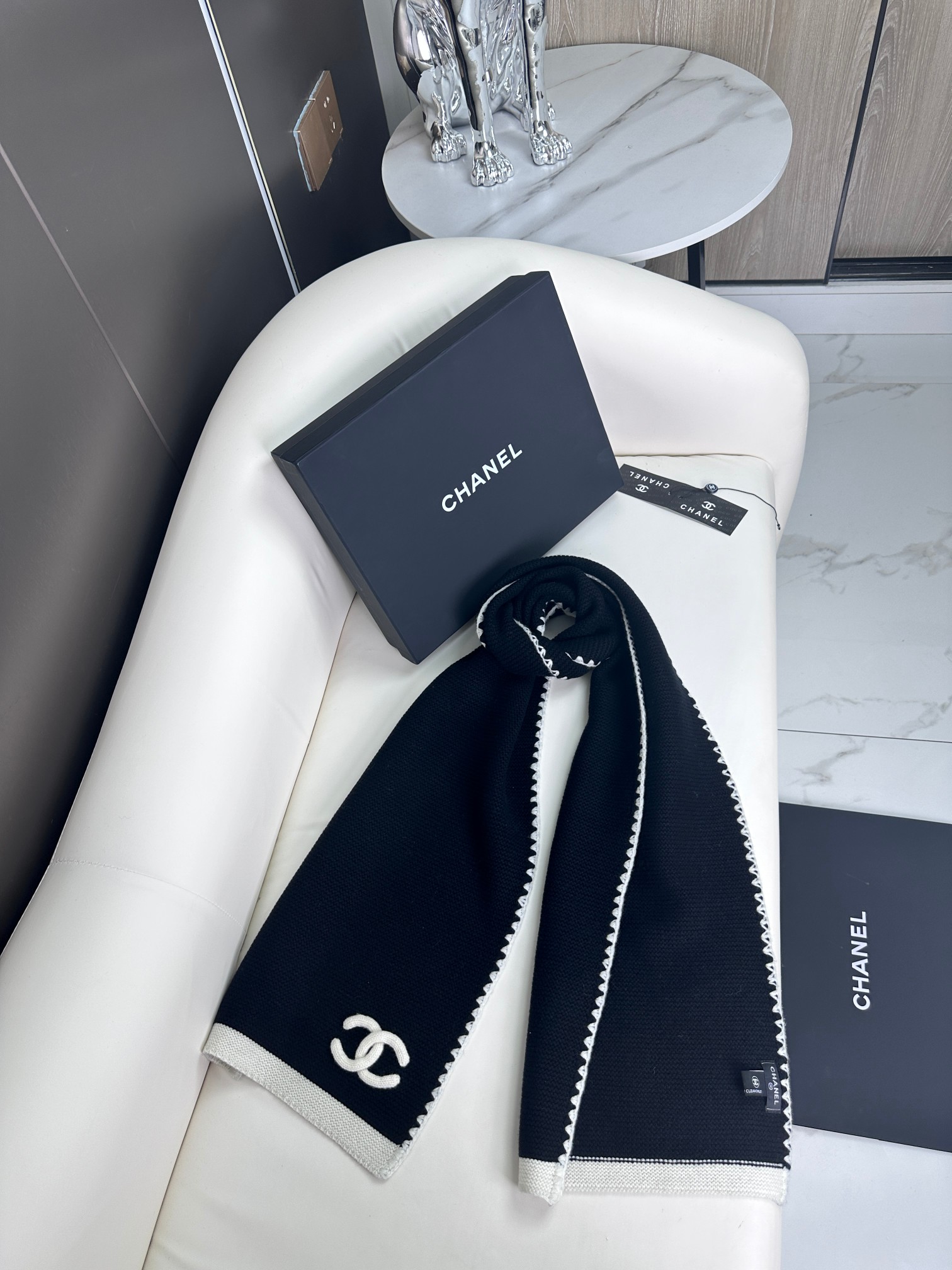 CHANEL 羊毛纱线围巾