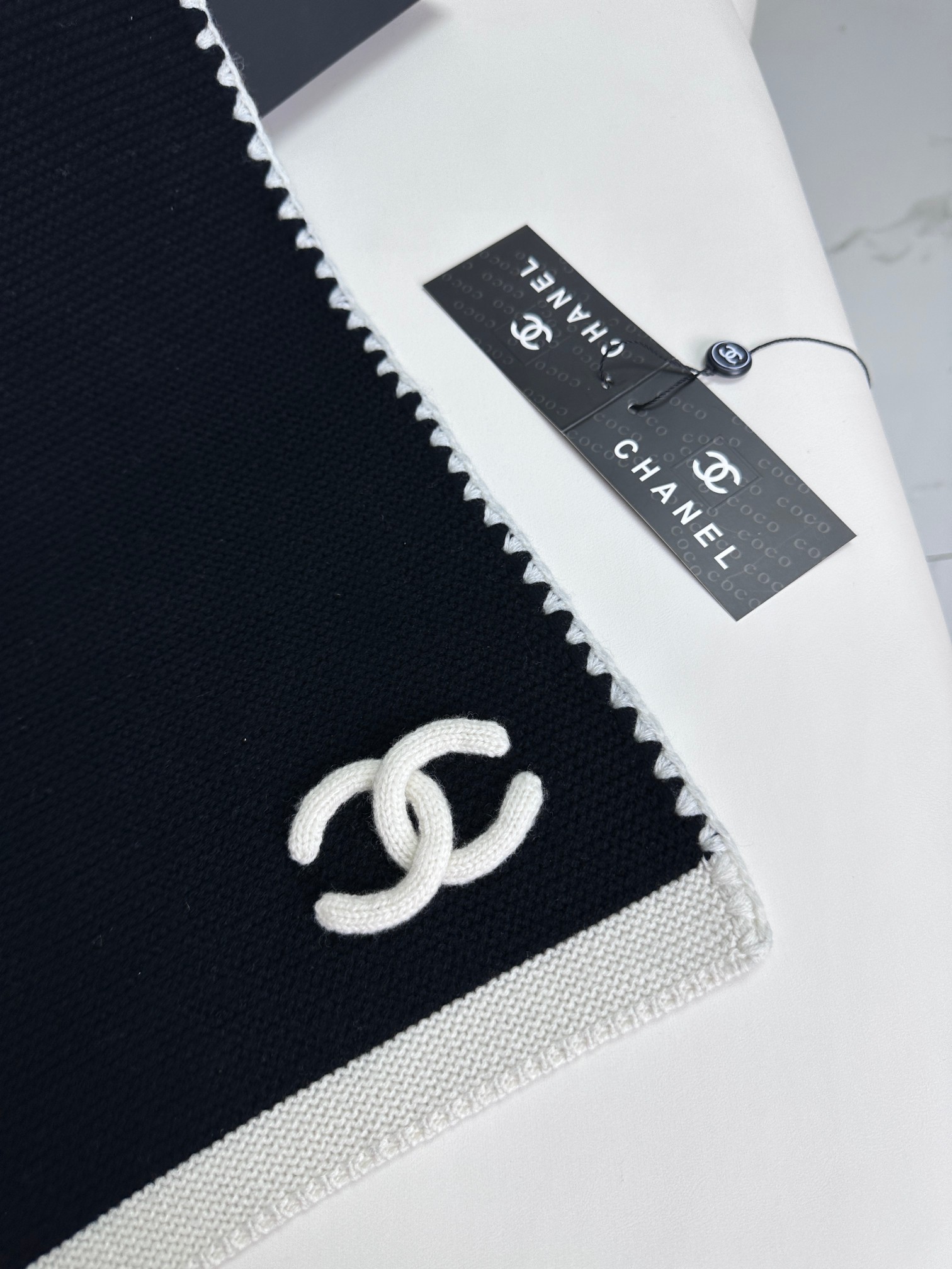 CHANEL 羊毛纱线围巾