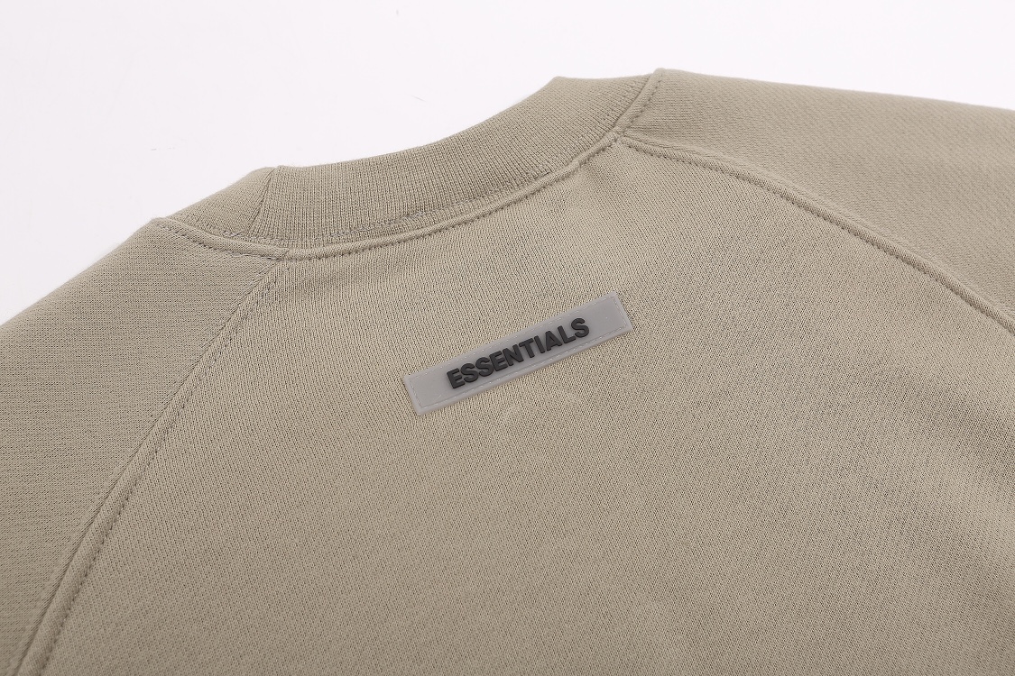 “Fear of God Round-Coloured Coats: New ESSENTIALS Collection Details” - 图片 8
