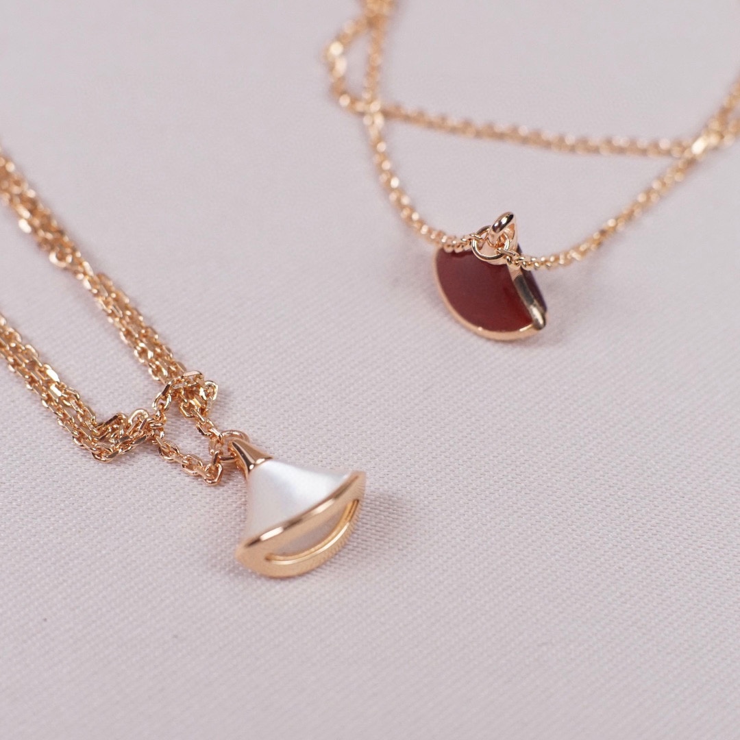 Bvlgari 宝格丽灭世版小裙子手链终于给我们做出来了 工艺Super Super难做的，要达到Z小伞子的工艺，真心付出特别特别多