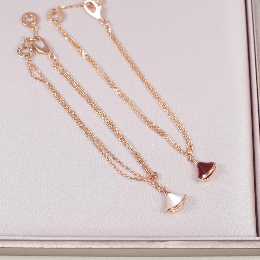 Bvlgari 宝格丽灭世版小裙子手链终于给我们做出来了 工艺Super Super难做的，要达到Z小伞子的工艺，真心付出特别特别多