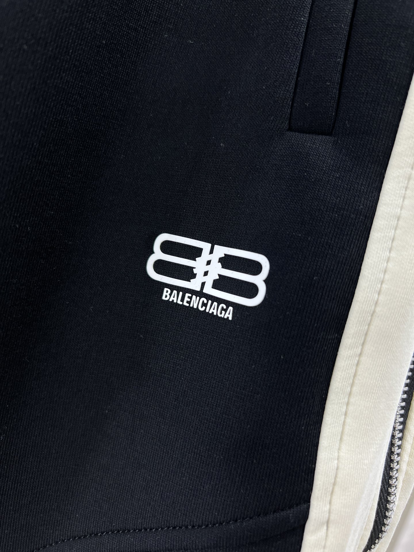 Balenciaga巴黎世家新款秋冬休闲裤原单狠货采用原版面料简约舒适独特设计缔造简约线条感版型不挑人定