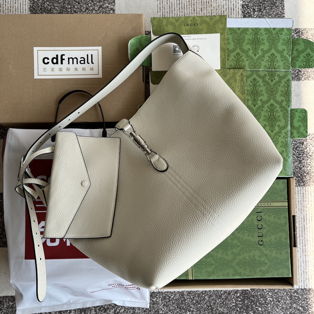Gucci original calfskinJackie 1961 series adheres to the brand's timeless design aesthetics, adding a new piece to the men's series with a soft s
