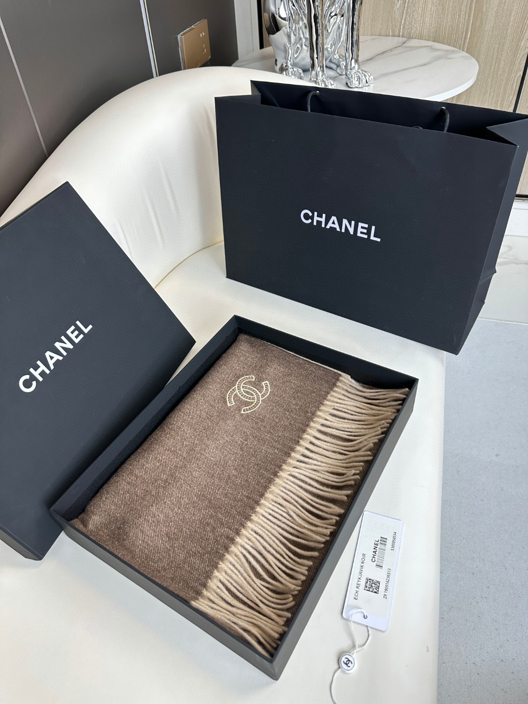 CHANEL 巴黎时装展商务男士女士通用双面羊绒披肩