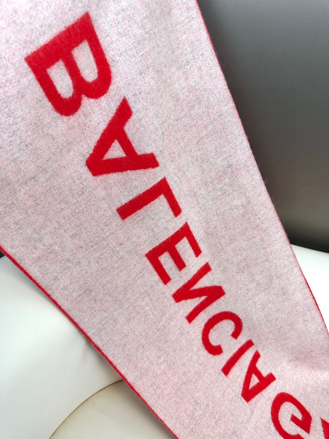 Balenciaga巴黎世家 2023新款羊绒围巾