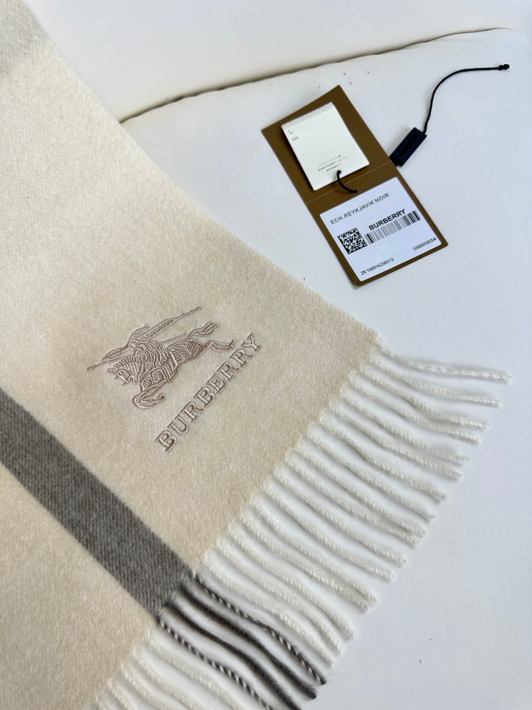 Burberry巴宝莉 经典战马Logo 山羊绒围巾