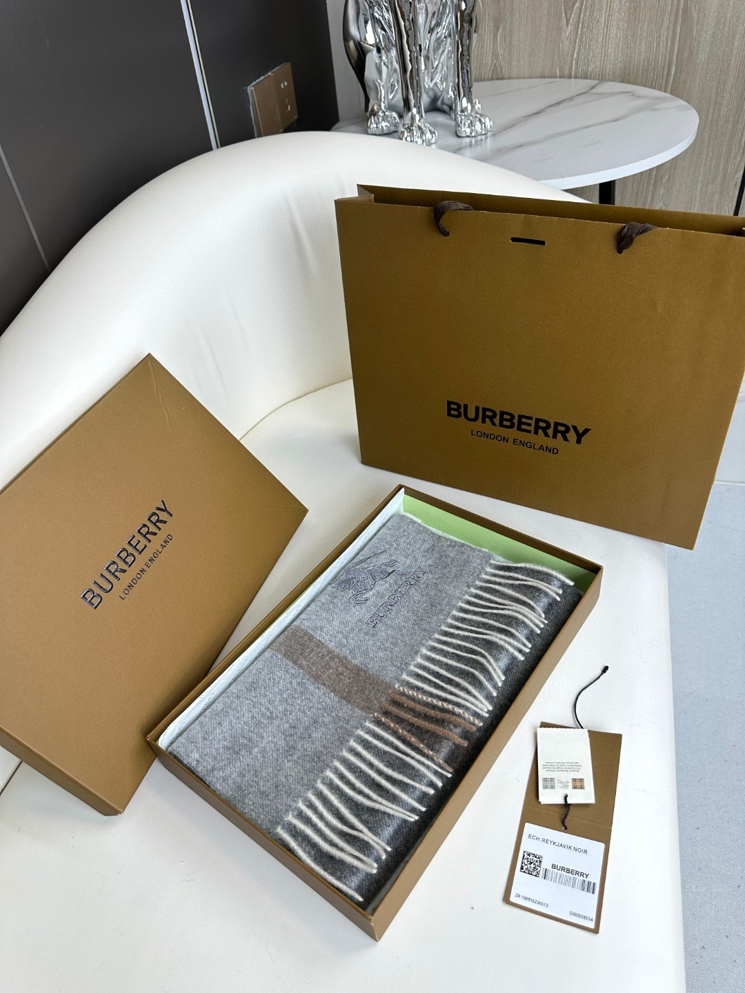 Burberry巴宝莉 经典战马Logo 山羊绒围巾