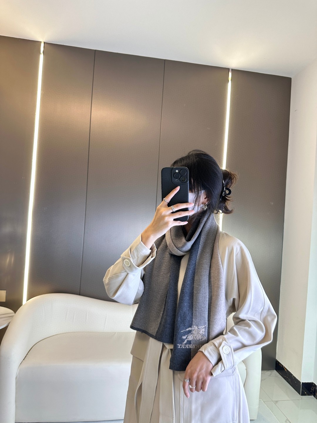 Burberry巴宝莉 经典战马格纹 高端男士围巾
