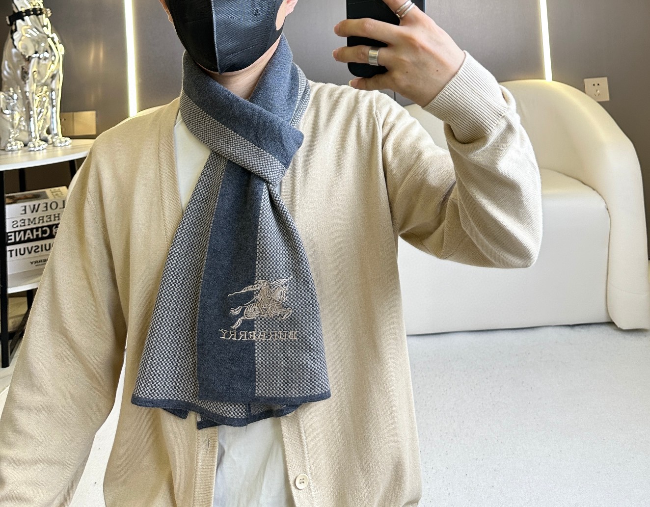 Burberry巴宝莉 经典战马格纹 高端男士围巾