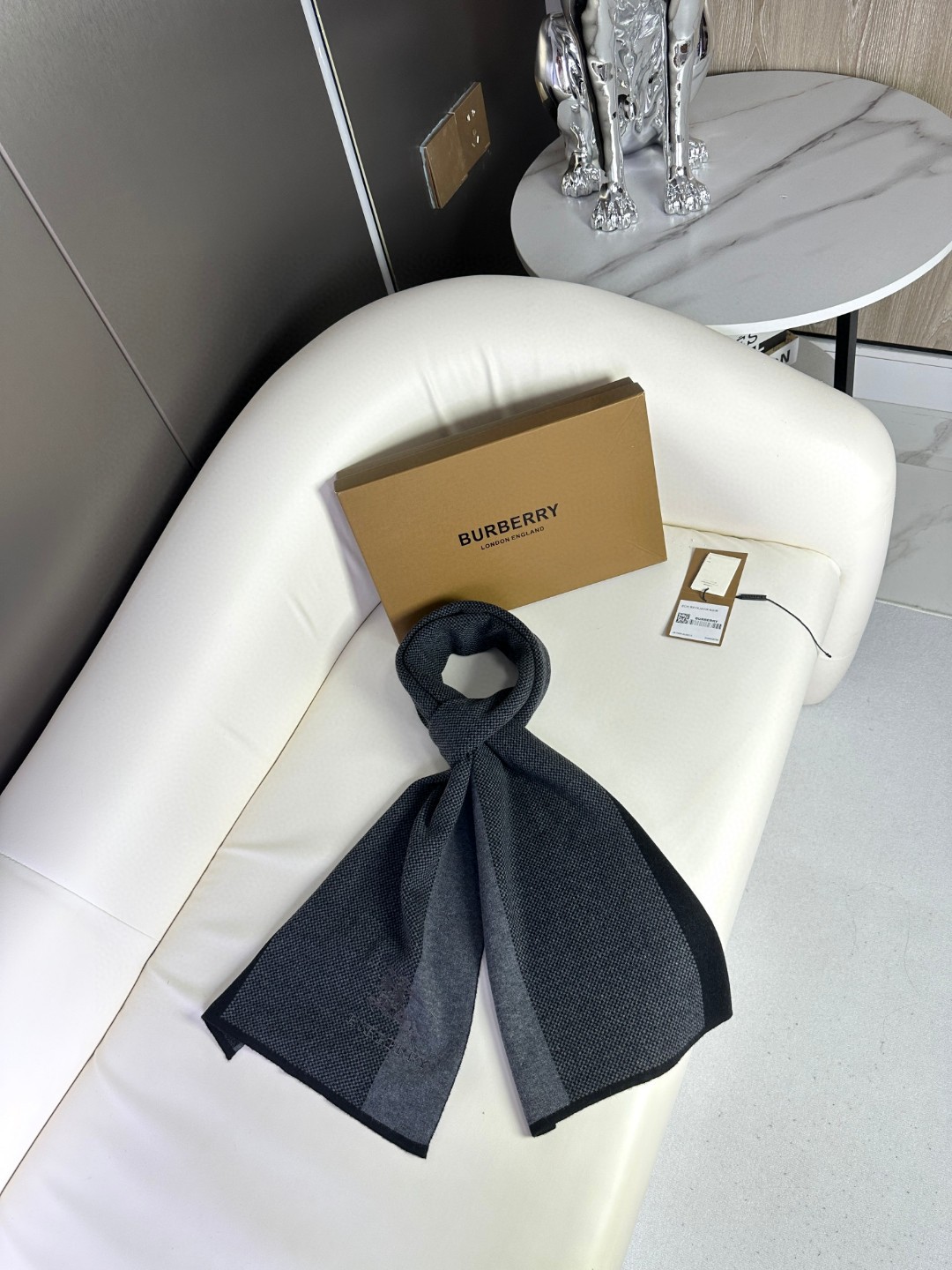 Burberry巴宝莉 经典战马格纹 高端男士围巾