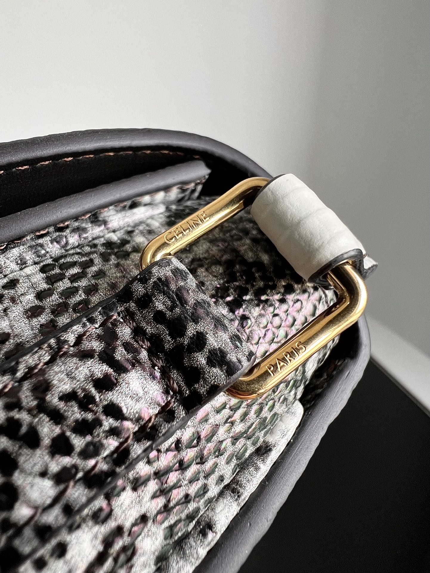 Advanced detail control; high-end rare goods Celine teen Arc de Triomphe box armpit lizard pattern (imported cowhide pressed lizard pattern) with
