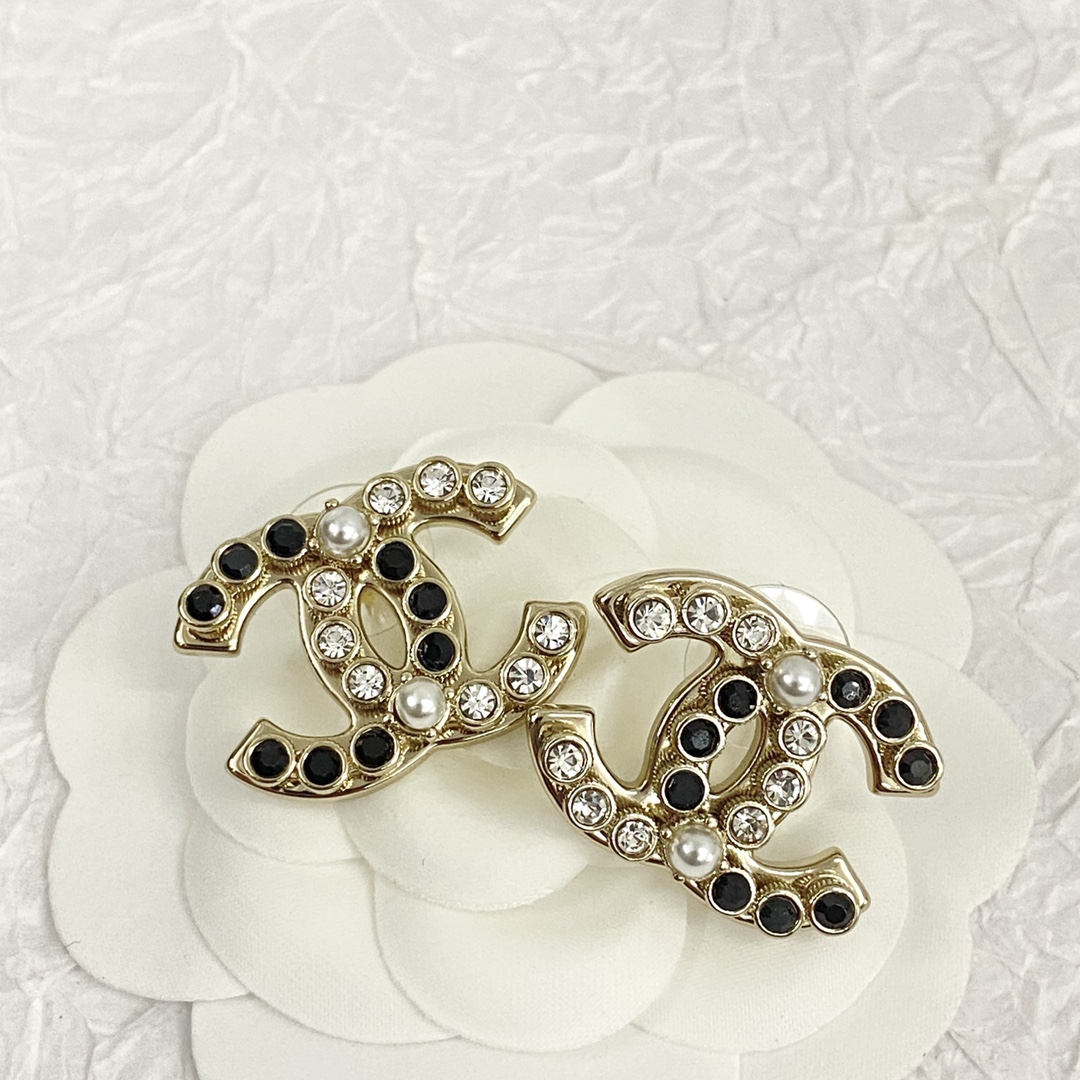 Wholesale
 Chanel Jewelry Earring Black White