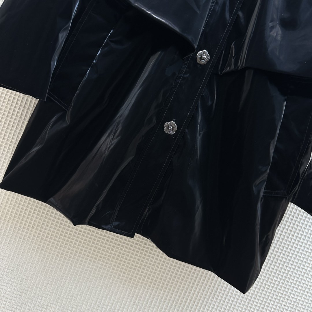 独一份的摩登感小香23新款Jennie同款双层领设计黑色衬衫式风衣外套开模立体山茶花扣子订制特殊黑色光泽